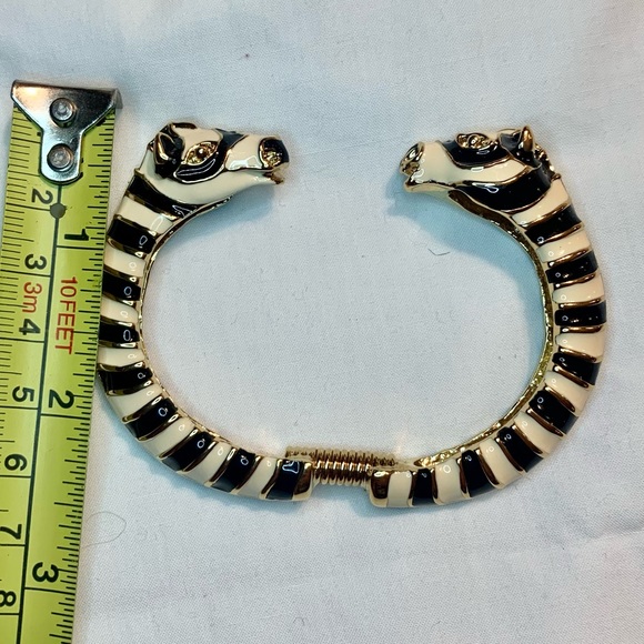 Kenneth Jay Lane Vintage Zebra bangle bracelet - NEW - Black and white enamel - Picture 6 of 17